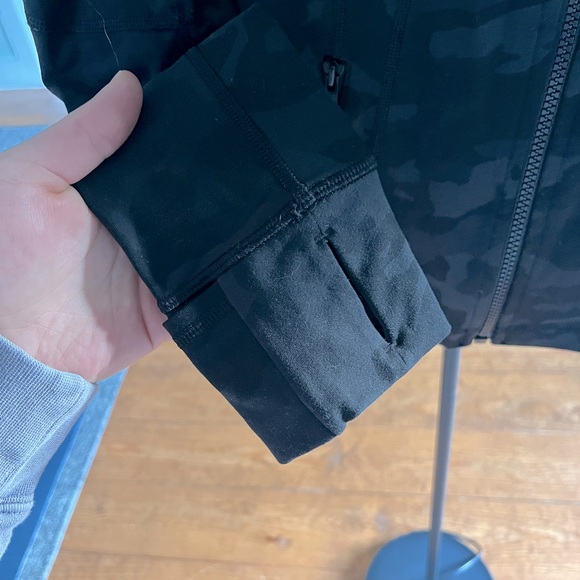 lululemon Define Jacket in Dark Camo - Picture 2 of 6